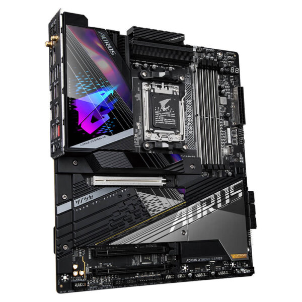 Gigabyte X670E AORUS XTREME (rev. 1.x) Motherboard - X670E-AORUS-XTREME Image 3 - GamesnComps.com